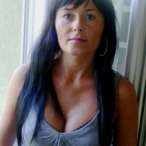 Atraktivní černá paruka