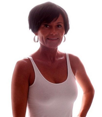 Černá krátká paruka